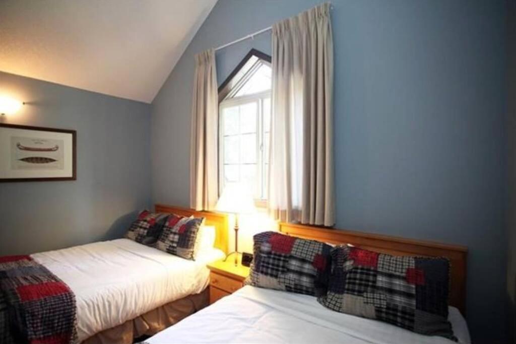 Delightful Chalet 2bd 2ba Pool Hot Tub Bbq Private Entry Park Pass
