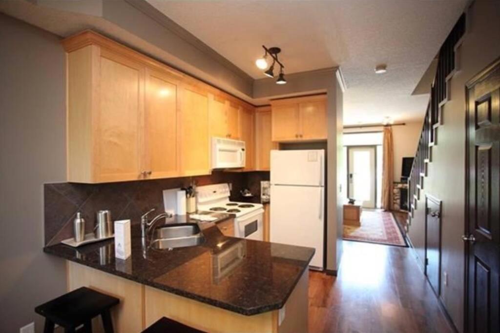 Holiday home Delightful Chalet 2bd 2ba Pool Hot Tub Bbq Private Entry Park Pass *