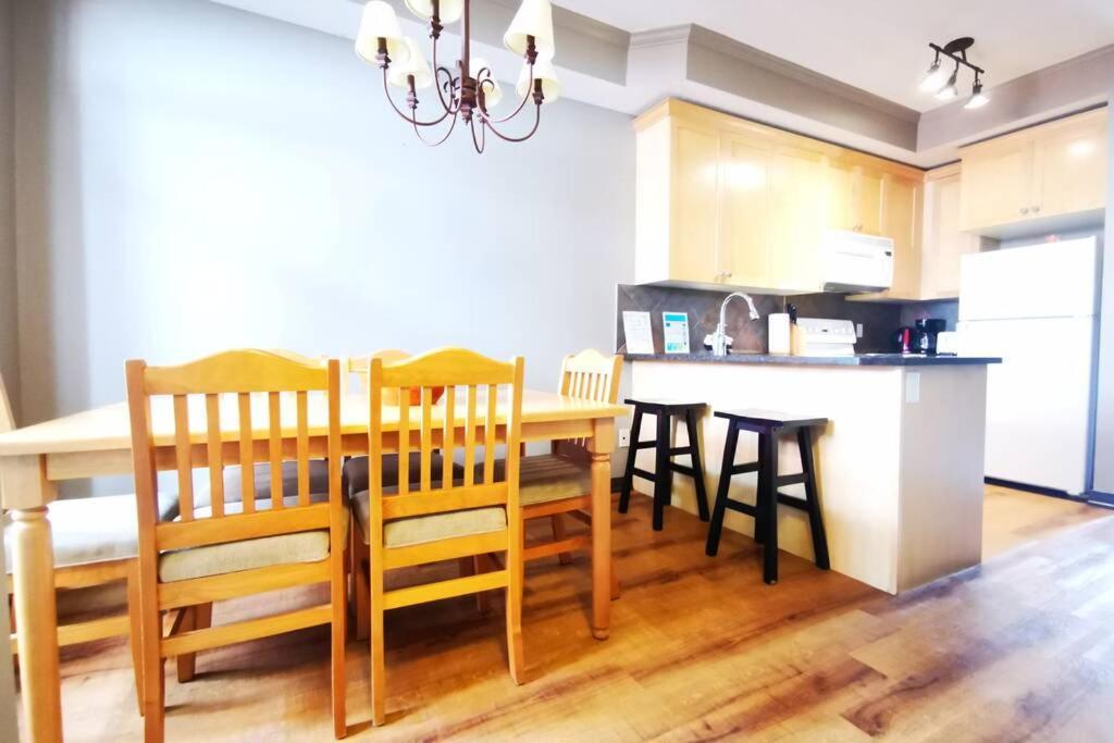 Holiday home Delightful Chalet 2bd 2ba Pool Hot Tub Bbq Private Entry Park Pass *