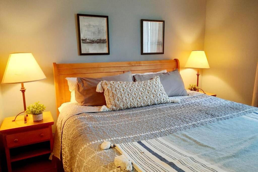 Delightful Chalet 2bd 2ba Pool Hot Tub Bbq Private Entry Park Pass Canmore